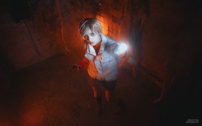 Красиво: Популярная косплеерша органично перевоплотилась в Хизер Мейсон из Silent Hill 3