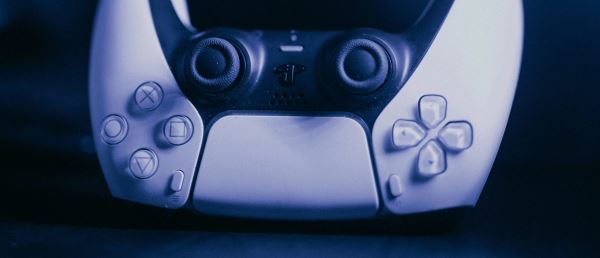 Жаль: Новая ревизия DualSense для PlayStation 5 всё же не получила съёмный аккумулятор
