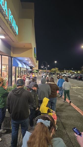 Игроки выстроились в длинные очереди за Pokemon Legends: Z-A для Nintendo Switch и Nintendo Switch 2