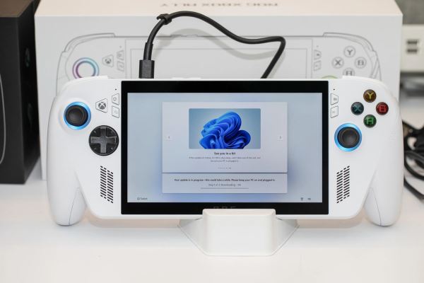 The Verge: Нет, ASUS ROG Xbox Ally — это никакая не Xbox, консольным удобством здесь не пахнет