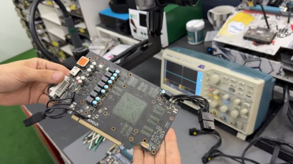 Энтузиасты починили продырявленную GeForce RTX 5070 Ti с помощью AMD Radeon RX 580