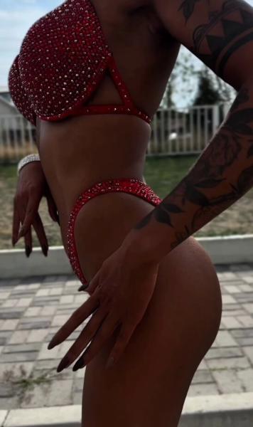 Айгера в бикини поучаствовала в Кубке Кыргызстана по бодибилдингу