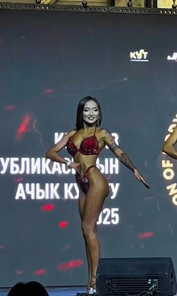 Айгера в бикини поучаствовала в Кубке Кыргызстана по бодибилдингу